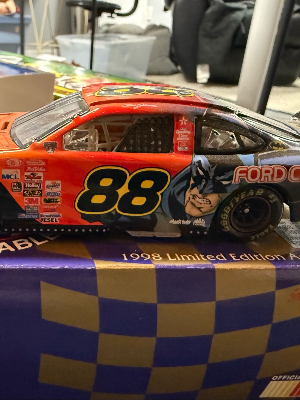 1:32 scale NASCAR set; Batman & Joker - Picture 4 of 9